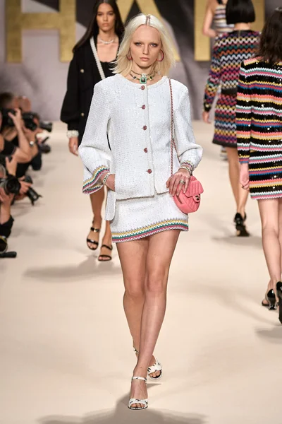 Look 38
